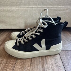Veja Wata II High Top Sneakers